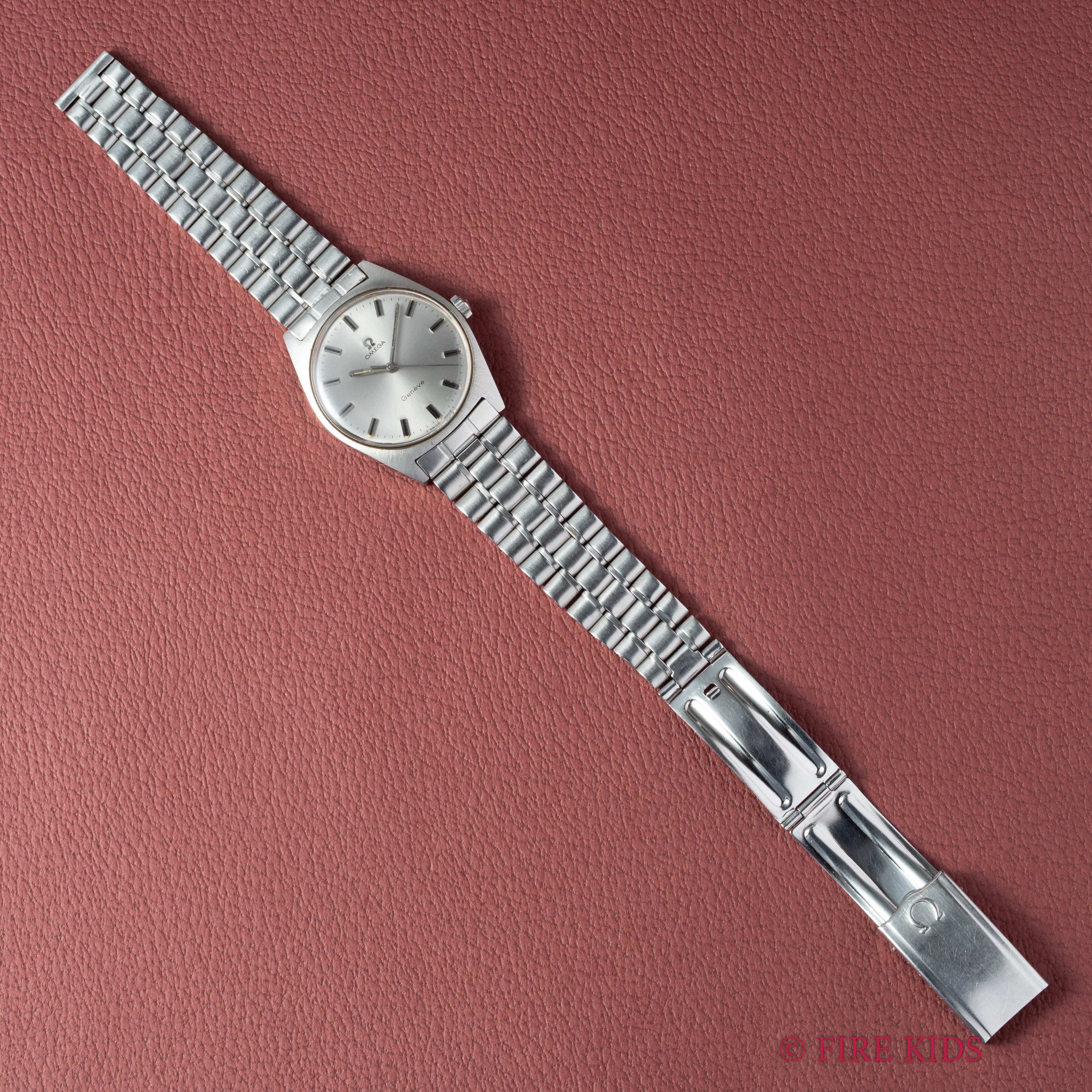 オメガ ジュネーブ 1969年製 Ref.135.041 手巻き トノー型 純正ブレス付