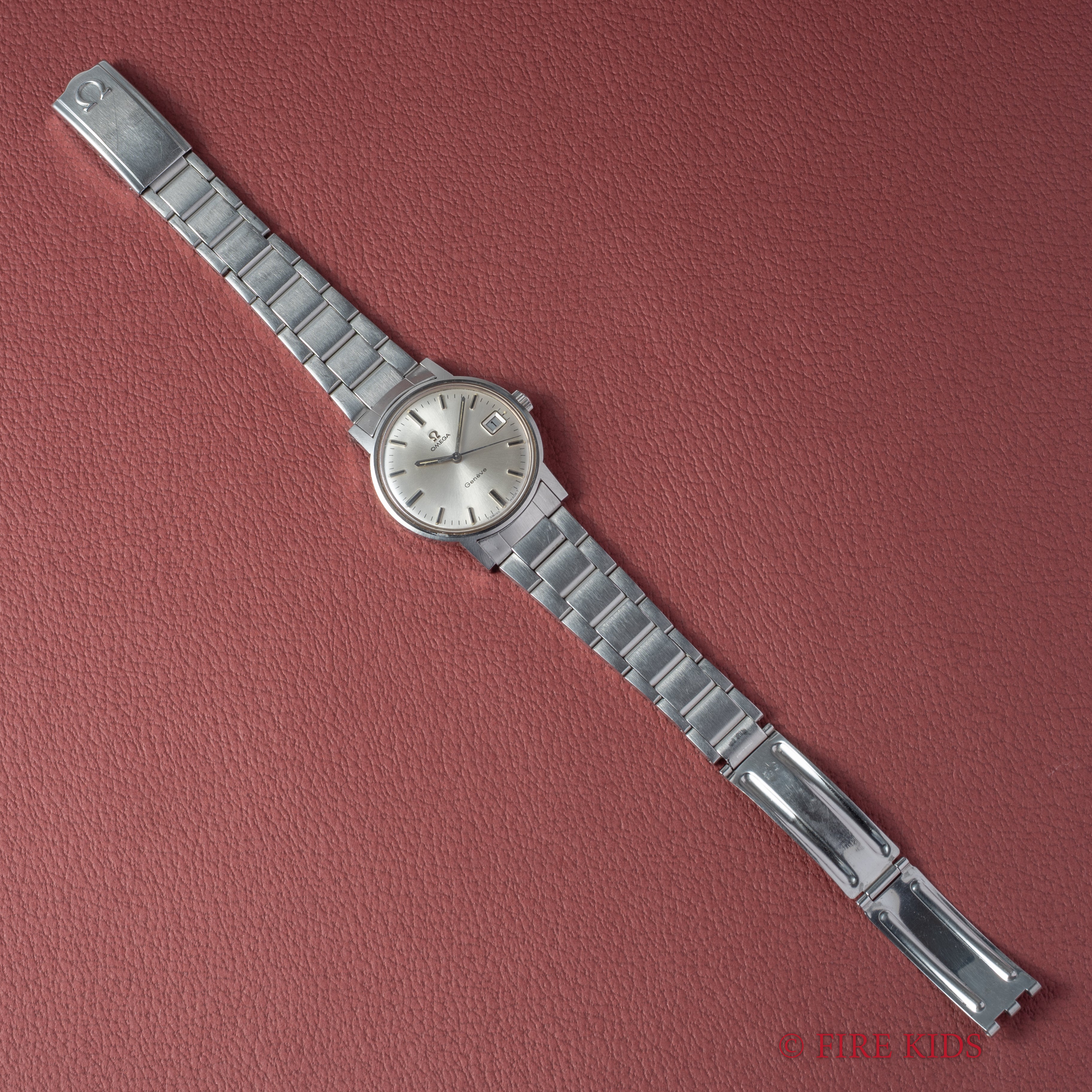 オメガ ジュネーブ 1969年製 ラウンドケース 自動巻 Cal.613 純正3連ブレス