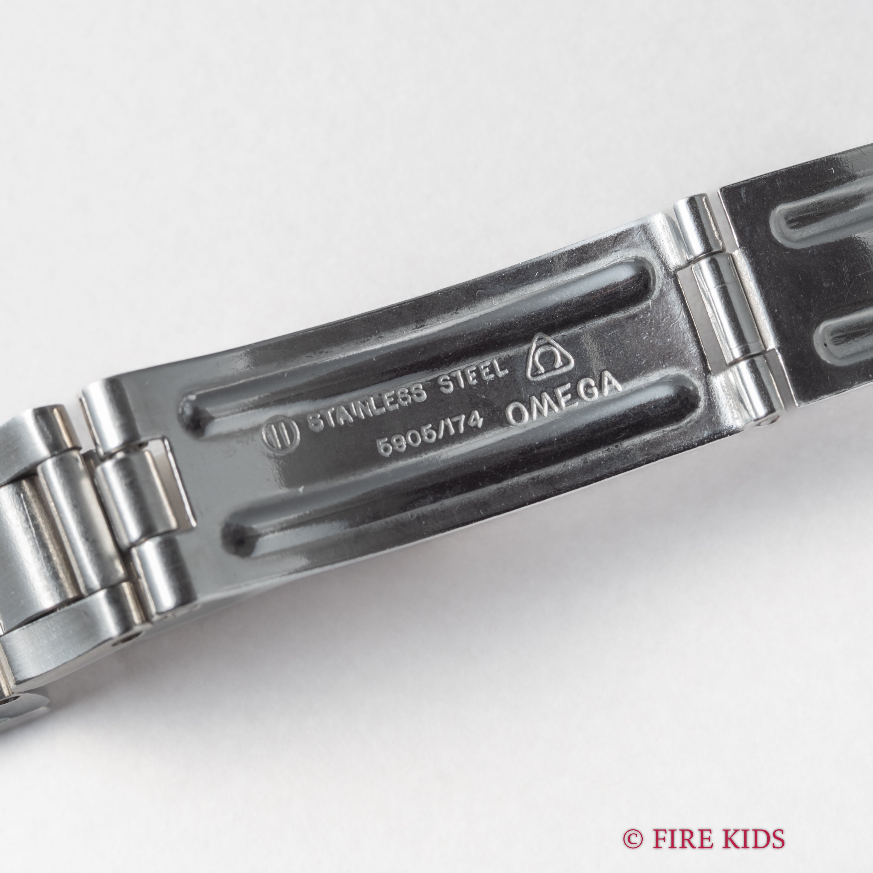 オメガ ジュネーブ レディース Ref.566.0067 1973年製 Cal.684 自動巻き 純正ブレス付き ネイビーダイヤル