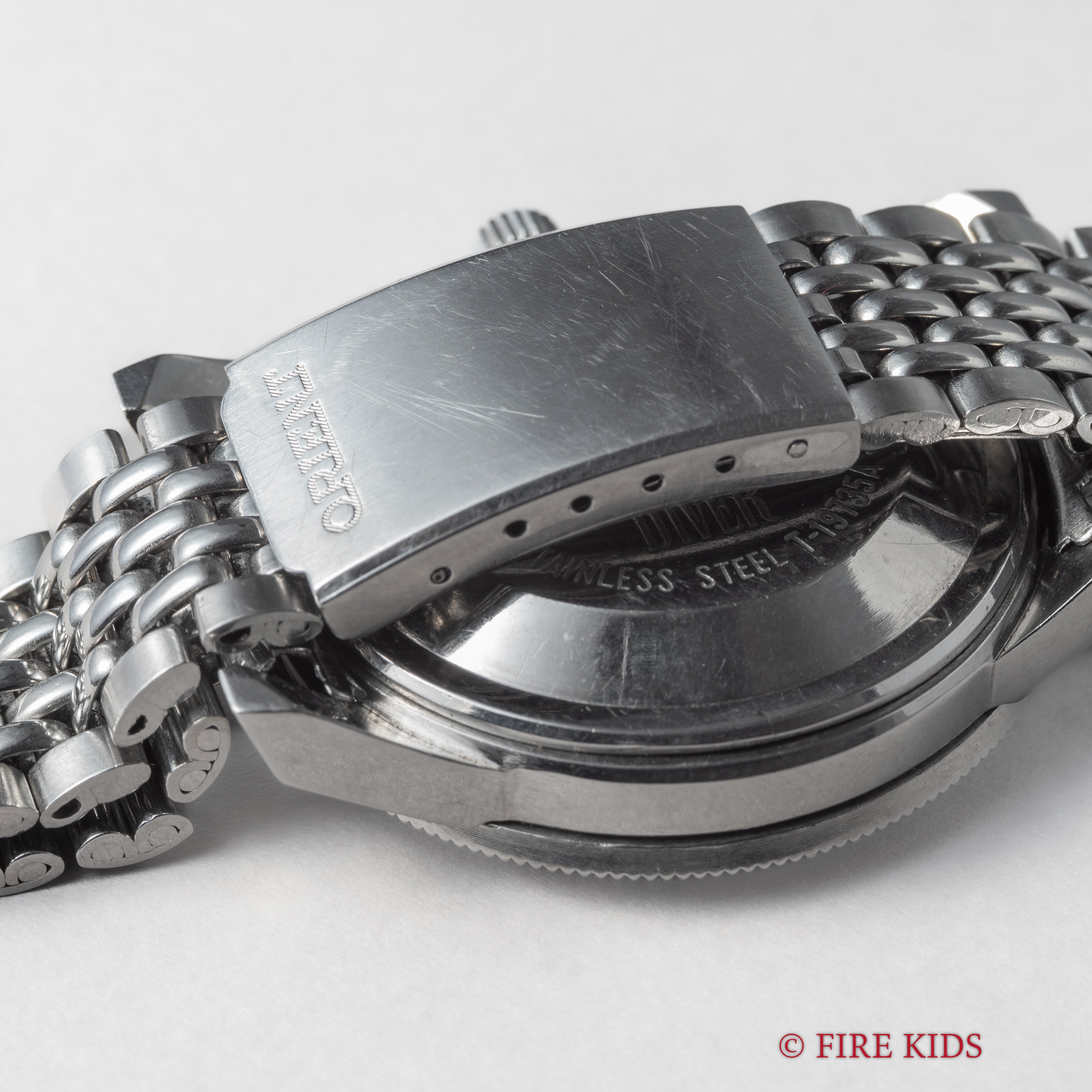 オリエント カレンダーオートオリエント 1960年代製 ダイバーズウォッチ 自動巻き アローハンド 純正ブレス付き