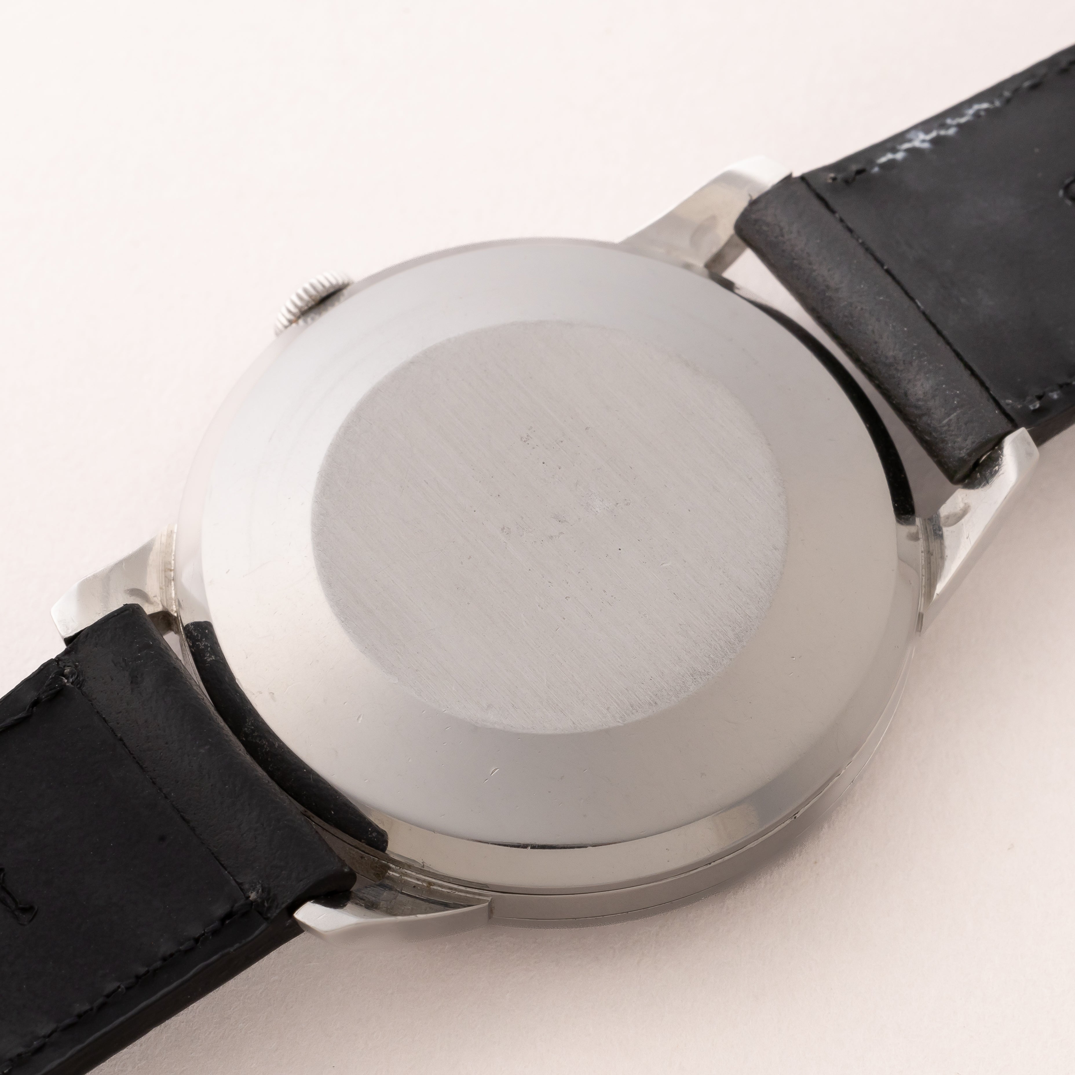 IWC 寄り目 1963年製 ブラックミラーダイヤル 自動巻き