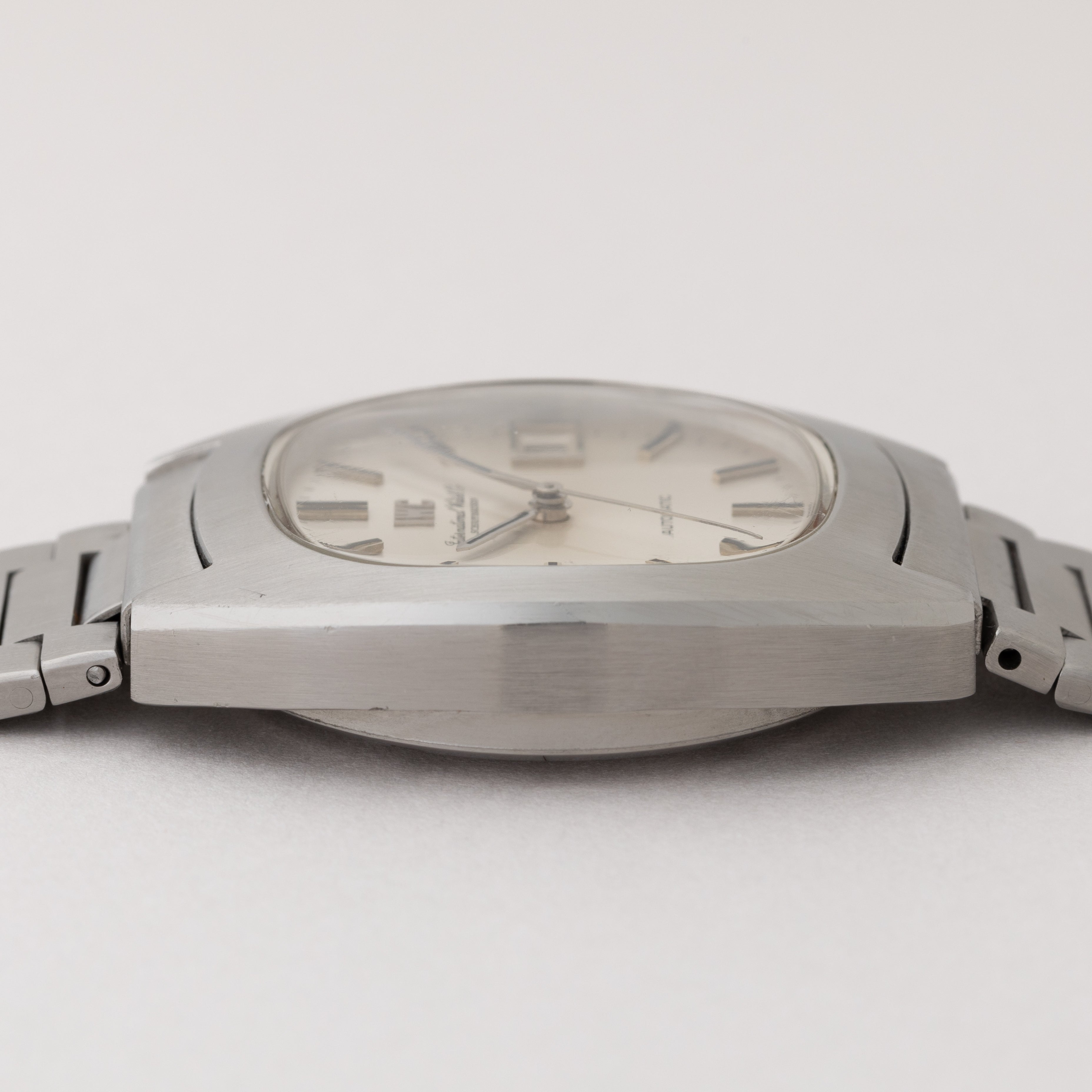 IWC トノーケース 1973年製 オートマチック Ref.1872 Cal.8541B