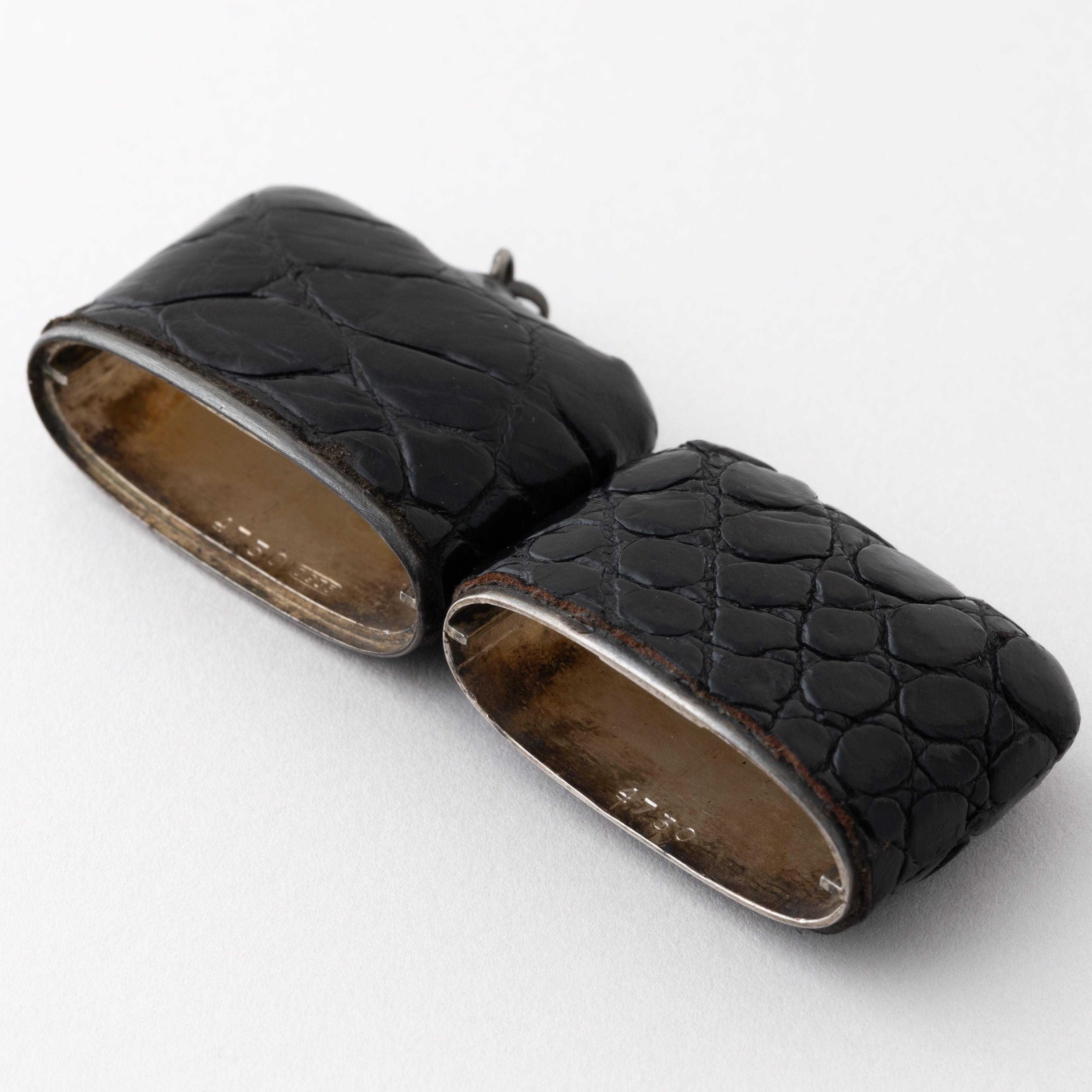 モバード エルメト 銀無垢ケース革巻き トラベルウォッチ 手巻き 1940年代製