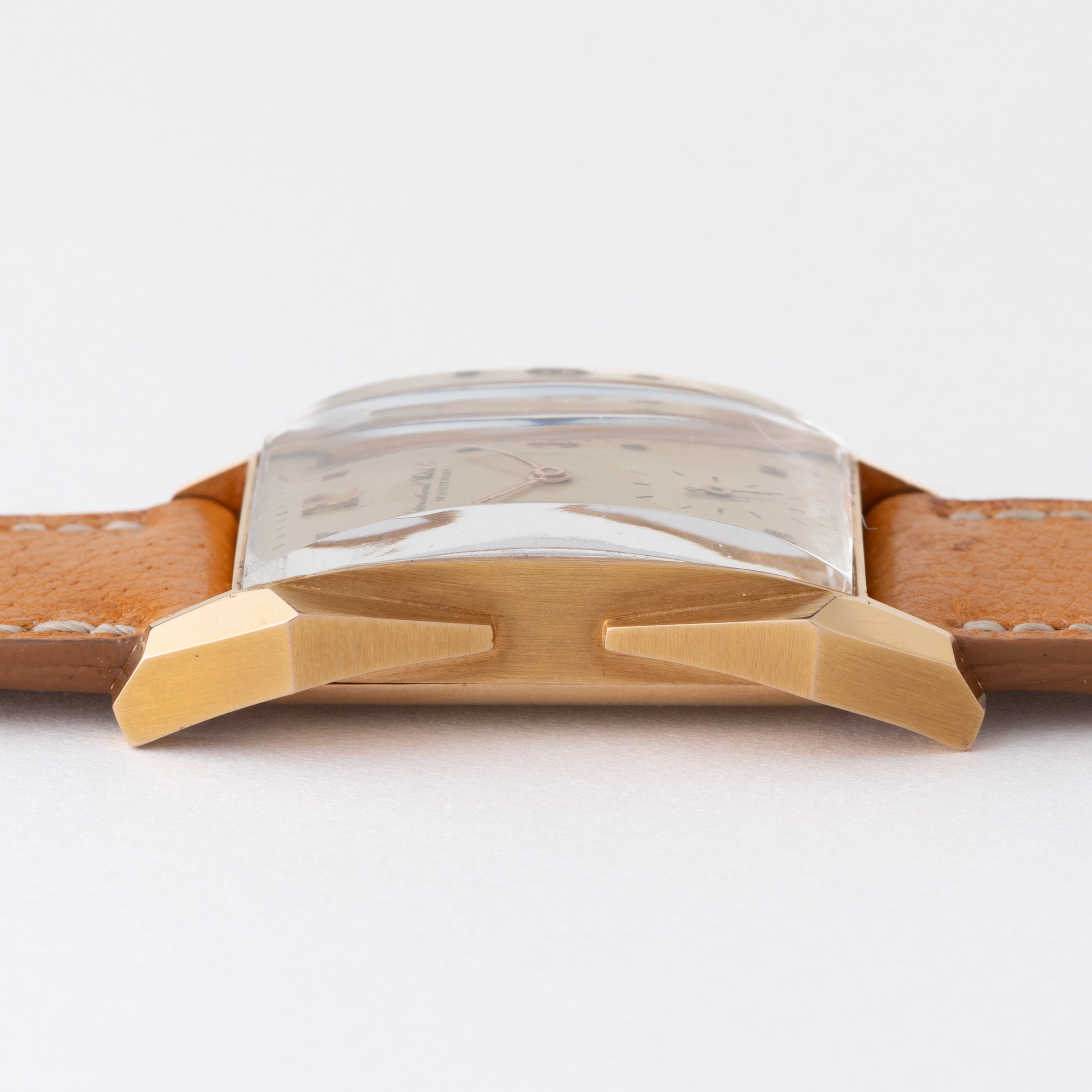 IWC レクタンギュラー 1945年製 18Kピンクゴールド製 箱、広告コピー付き