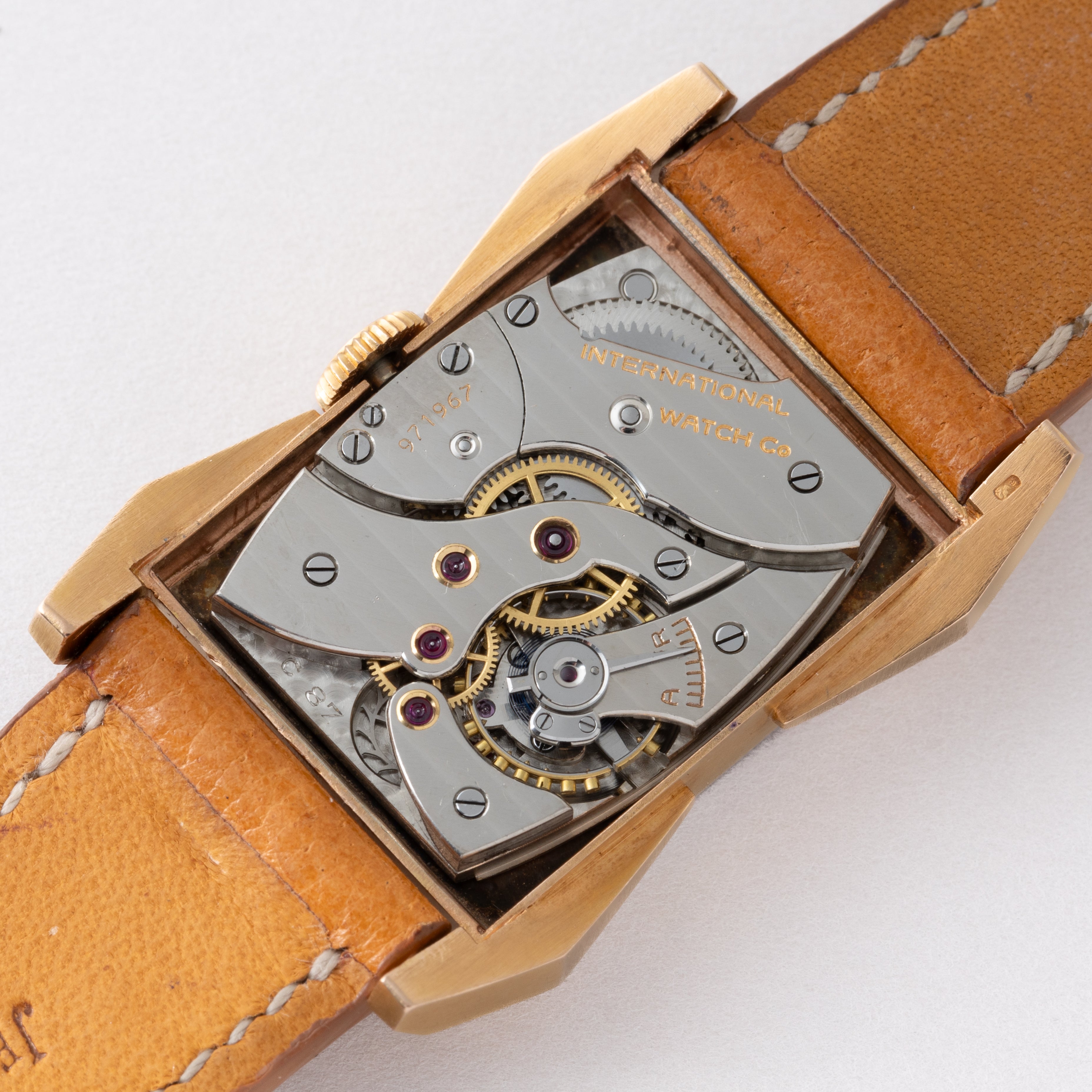 IWC レクタンギュラー 1945年製 18Kピンクゴールド製 箱、広告コピー付き