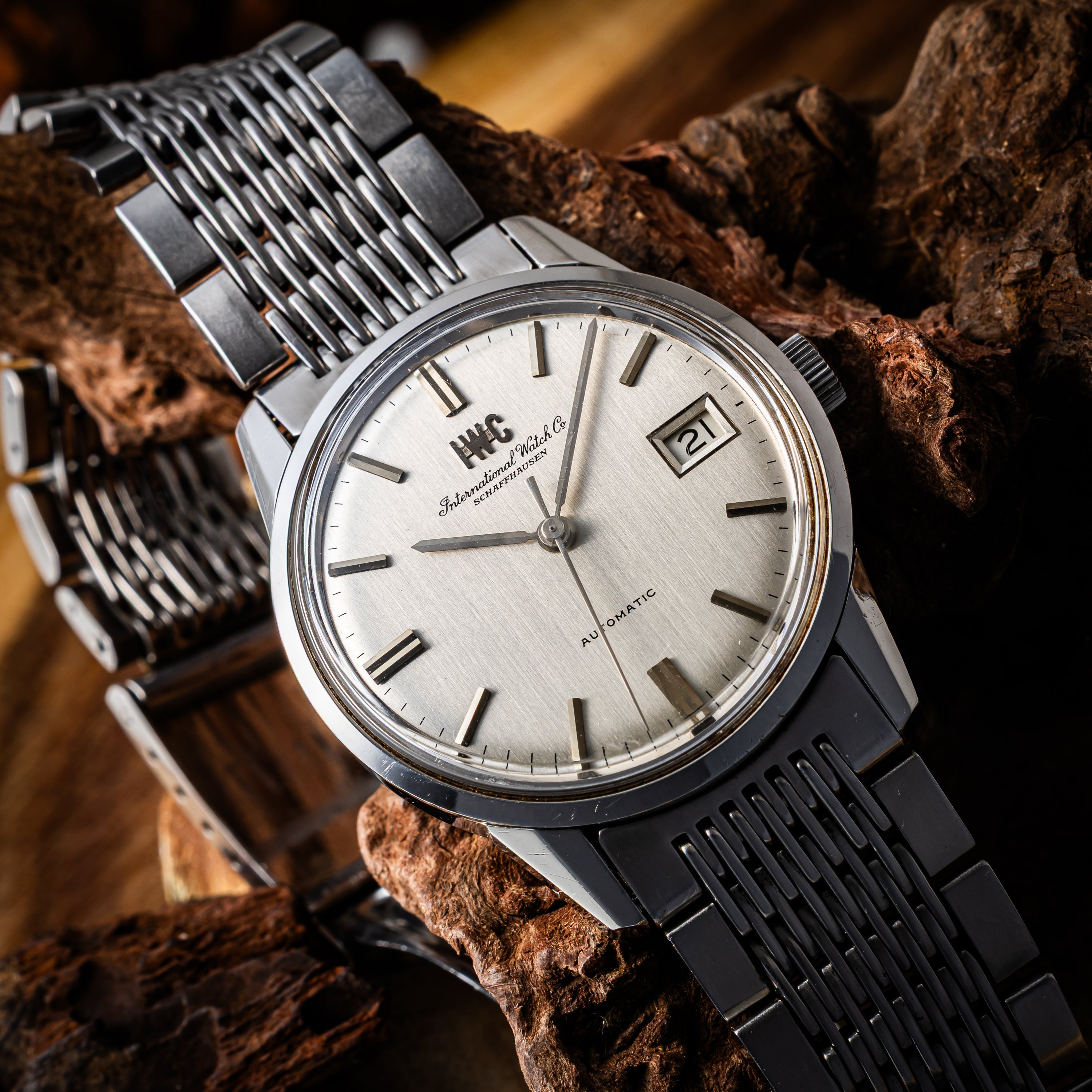 IWC ラウンドケース 自動巻き 1970年製（昭和45年製） Ref.R810A Cal.8541B 純正ブレス付き