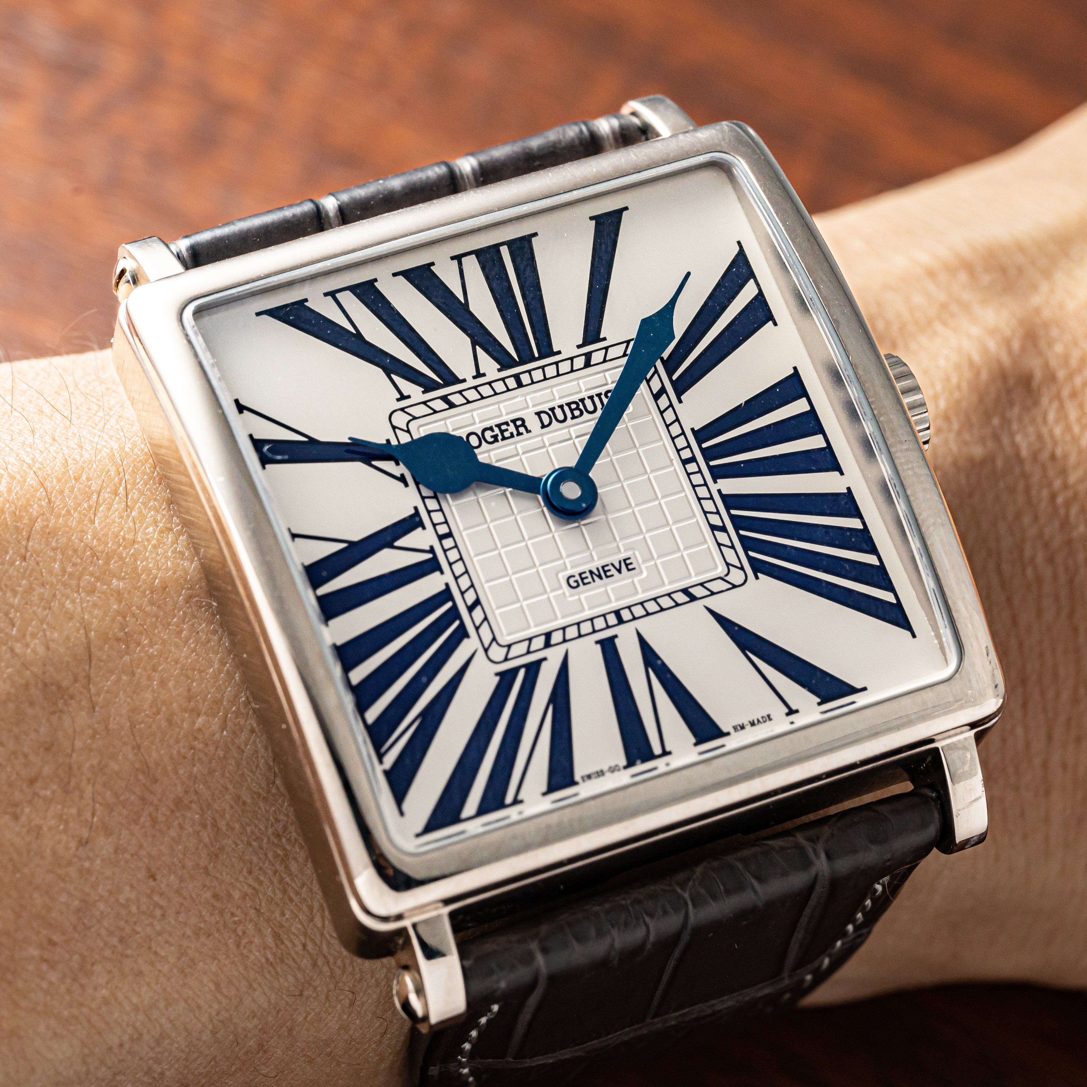 メンズ向けヴィンテージスクエア腕時計の魅力