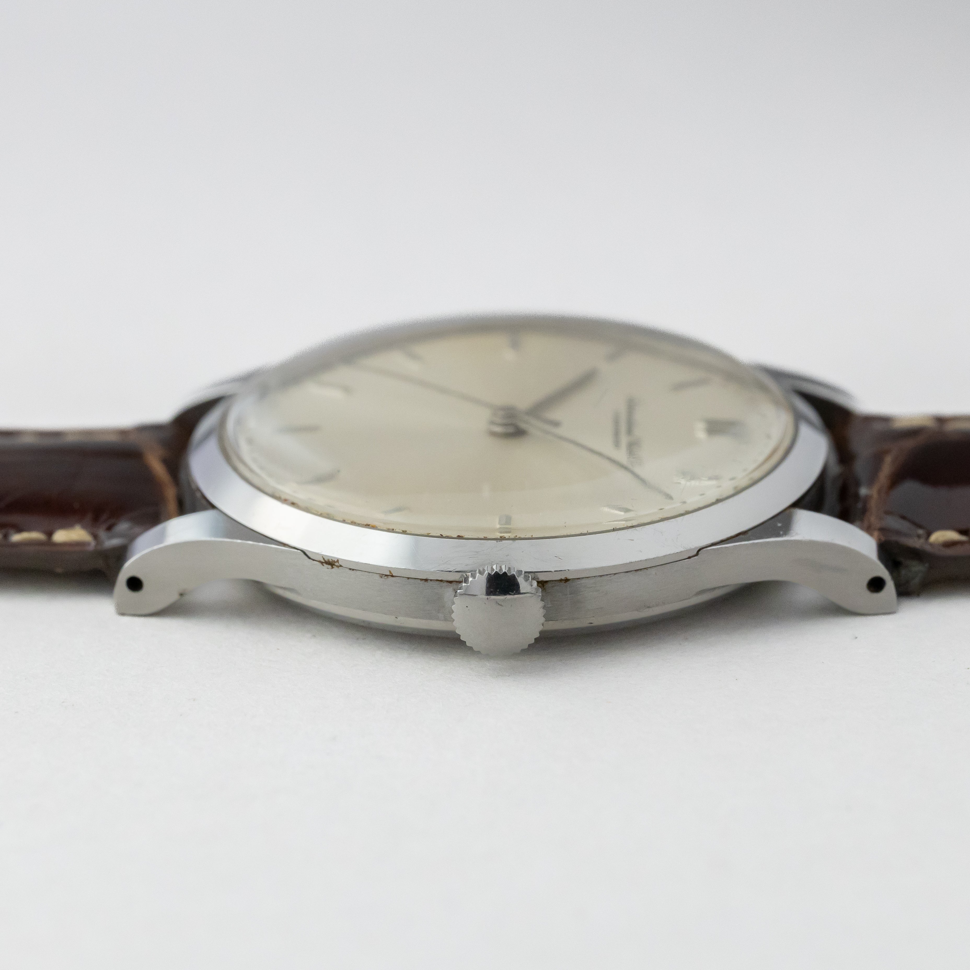 IWC ラウンドケース1965年製 手巻き Cal.89