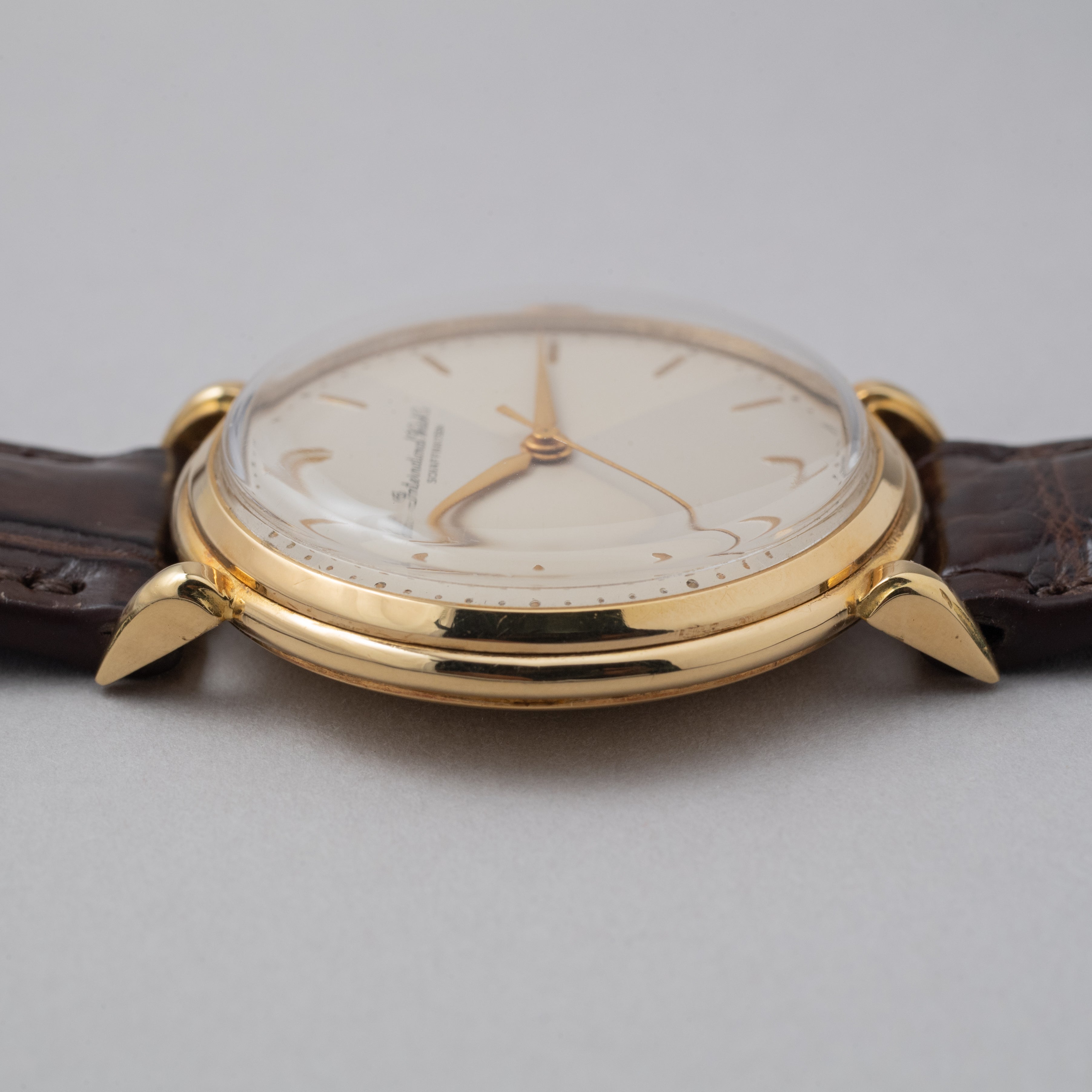 IWC 18金無垢 1952年製 ラウンドケース Cal.89 手巻き