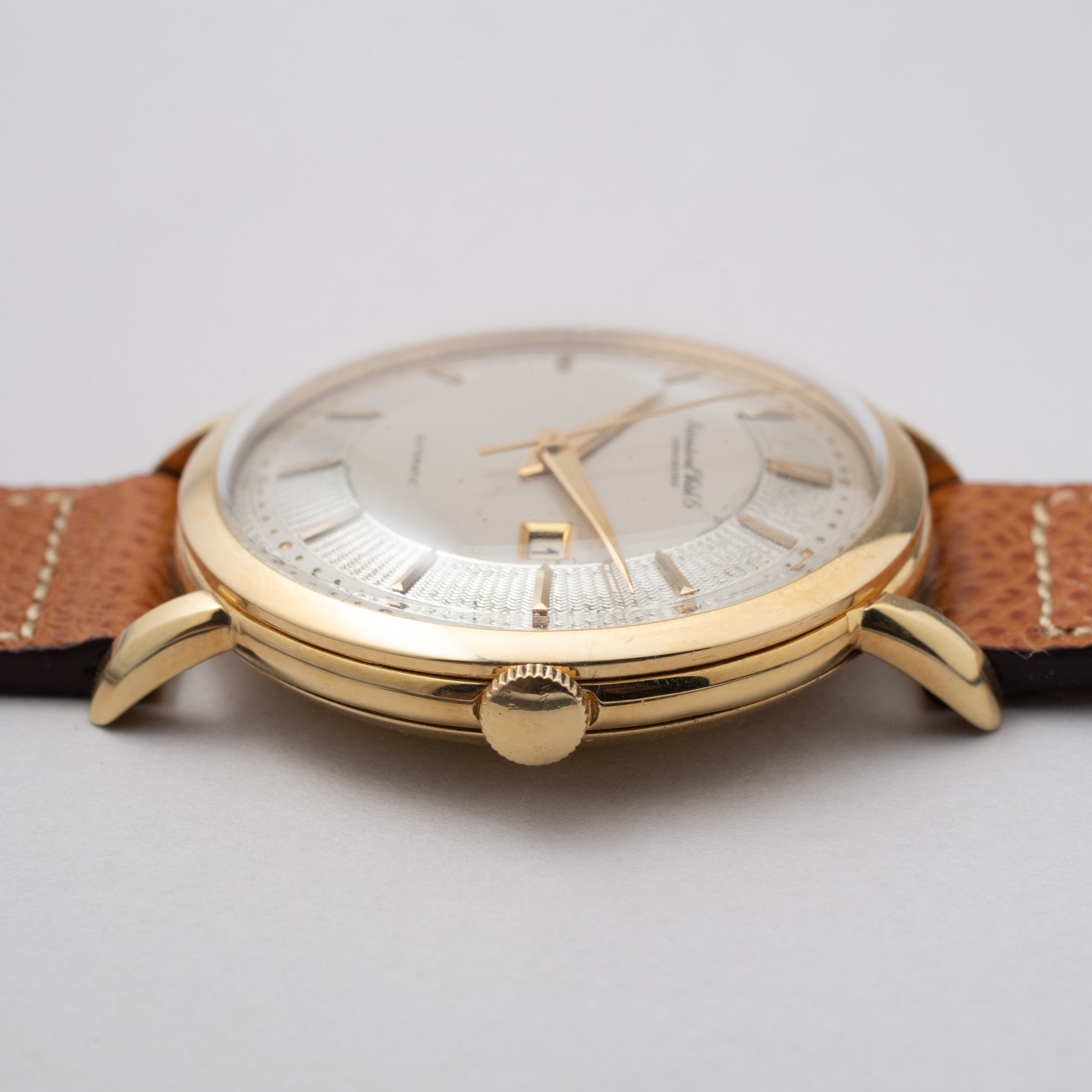 IWC 18金無垢 寄り目 1959年製 Cal.8531 ラウンドケース