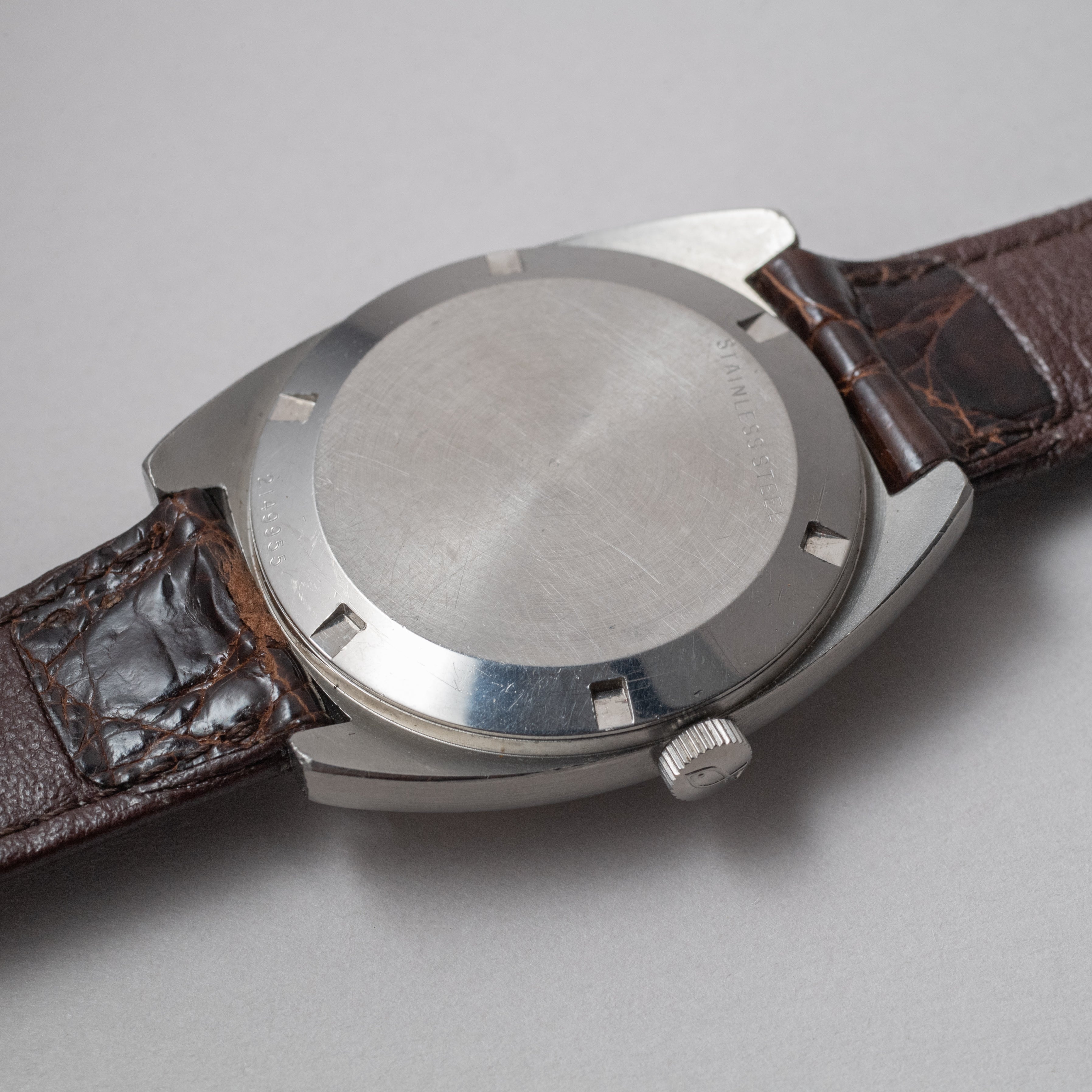 IWC 1973年製トノーケース ペラトン式自動巻き Cal.854B ノンデイト